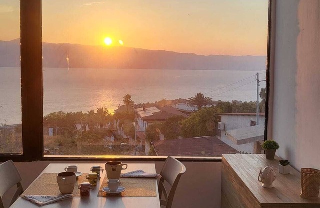 INCANTO Golden Place