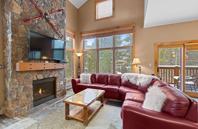 Incredible Townhome with 2 Master Suites, River & Mountain View