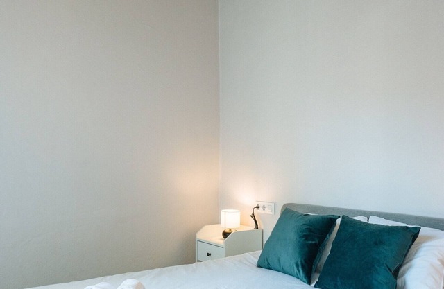 Independent Beautiful House Seville City Center With Private Parking