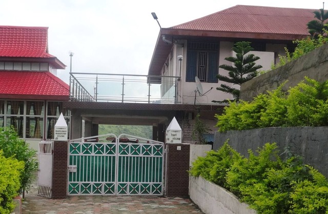 Independent Floor Near Shimla Airport With Natural Views