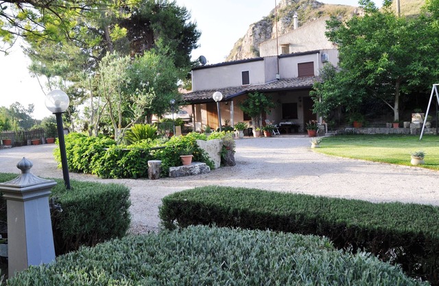 Independent house in the countryside, 3/4 beds