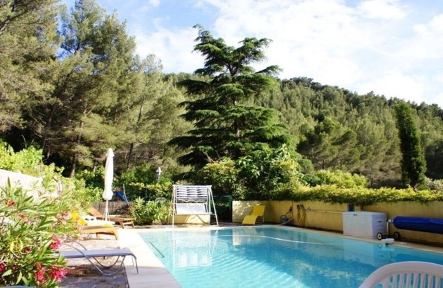 Independent pavilion in hill with swimming pool quiet 3 *