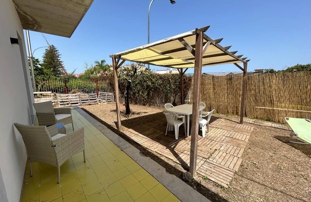 Independent villa just steps from the sea