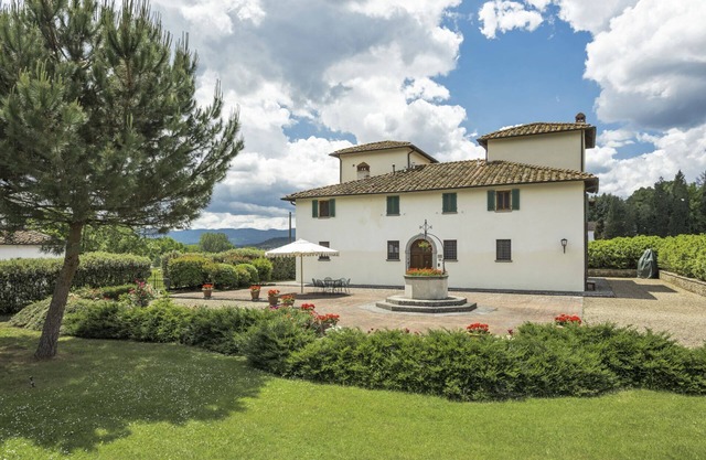 Independent Villa with pool inside a big luxury estate with other villas