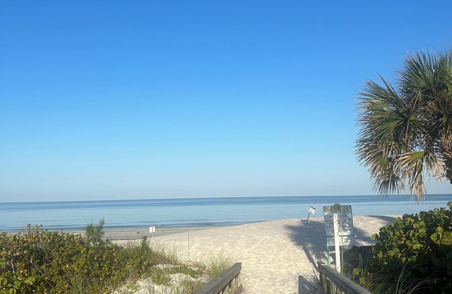 Indian Shores Townhouse, steps from the Beach with pool!