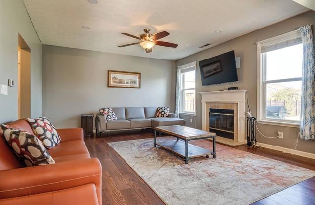 Indianapolis Home w/Patio & Community Pool!