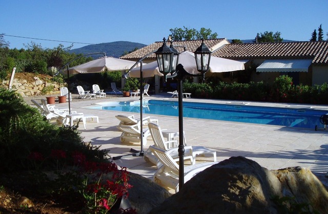 INDIVIDUAL HOUSES classified 3 * BIKE HIKING COVERED SWIMMING POOL
