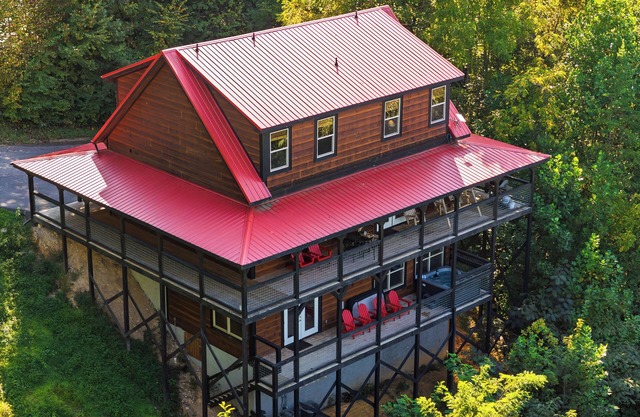 Indoor Pool, Theater, Hot Tub & Mtn Views Near Dollywood | Crimson Crest