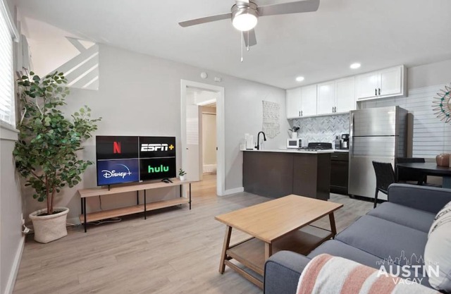 Indulge in Downtown Austin Apt Near Zilker Park