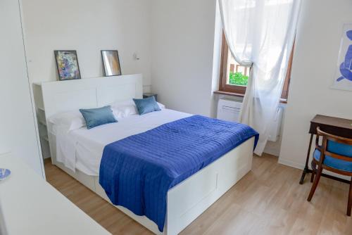 Ines Lake Garden - with private parking & garden