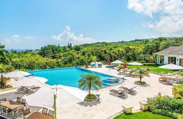 Infinity (5/6 Rooms) Luxury villa