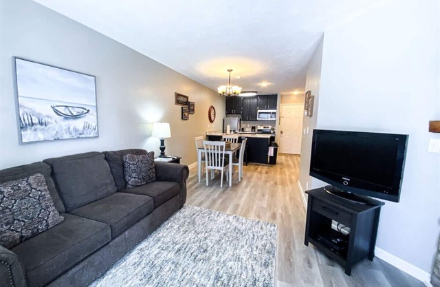 Inn Building Condo 212-Georgous updated condo!