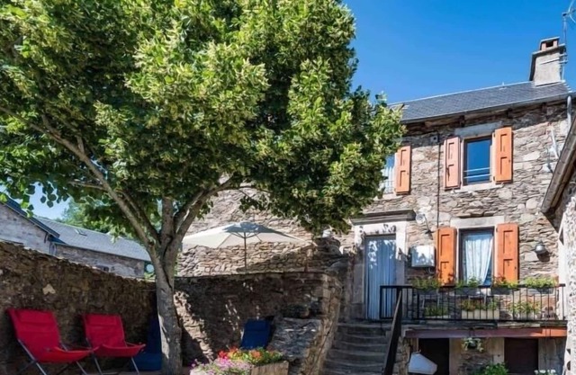 Inn Castelnau-Pégayrols, 3 bedrooms, 6 people