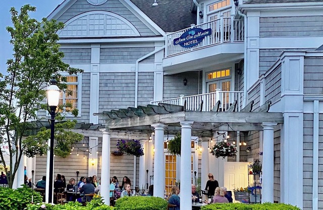 Inn on Main Hotel