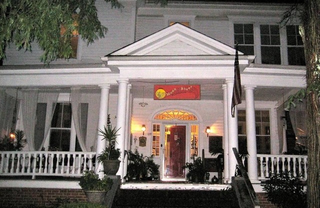 Inn Upon Moon River Plantation