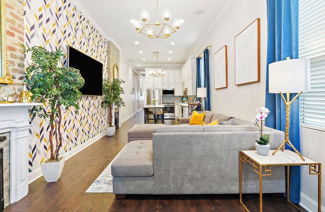 Insta Ready Meets Modern Comfort - Stylish 2BD/2BA