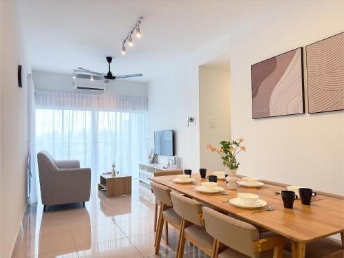 Instaworthy 3B3B - 6 pax - F&B & Mart - Chan Sow Lin