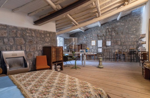 Inter Artes House and Suite