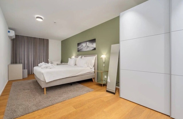 Interlaken Three Bedroom Interlaken Apartment with King Bed and extra sofa bed