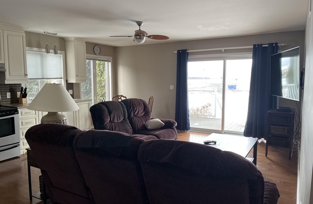 Inviting 1 Bedroom Fully Furnished smoke-free Guest House