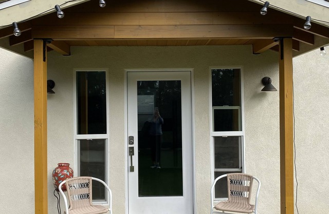Inviting Casita Just 10 Mins from Metrolink – Cozy & Convenient!