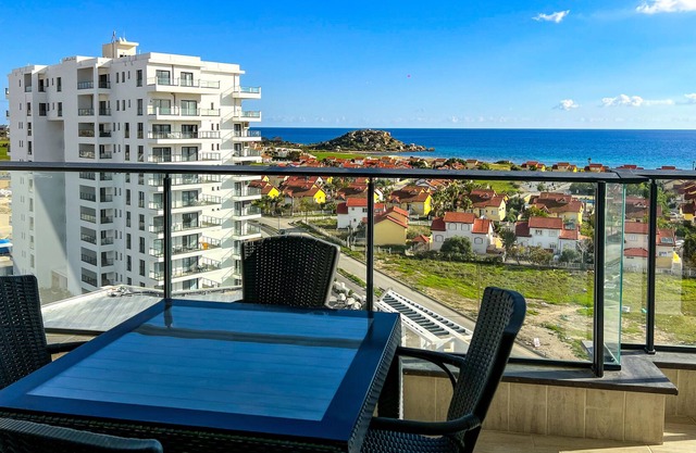 Iona Pool 2-bdr Apartment with SeaView (Caesar Blue)