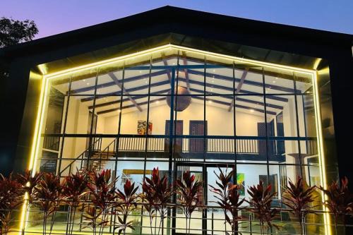 IRA FarmhouseACPoolBBQBonfireGlass House