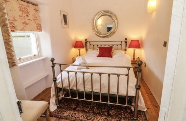 Irish Thatched cottage. Escape to a piece of living history on a country farm