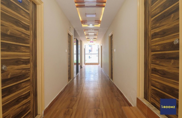iROOMZ Hotel Apoorva