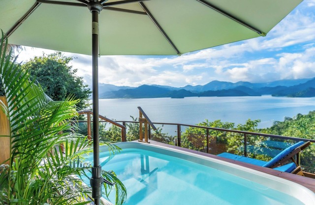 Isla Chiquita Glamping Hotel