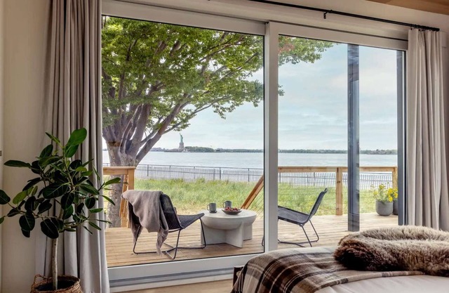 Island Glamping with Skyline and Lady Liberty View