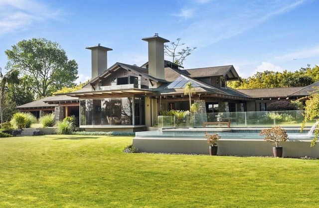 Island Life in the Bay - Te Puna Point Retreat
