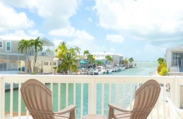 Island Oasis ~ YOUR Paradise awaits in Venture Out Resort!