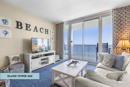 Island Tower 1502 by Liquid Life