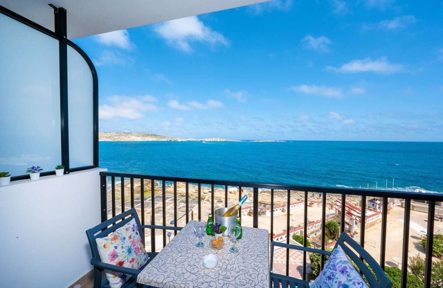 Islet Promenade Seafront 1 Bedroom Apartment with 2 seaview balconies