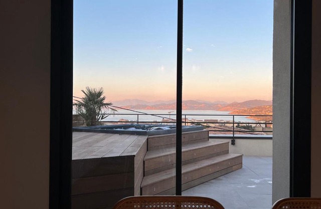 IsulaRossaBellaVista-GrandPenthouse