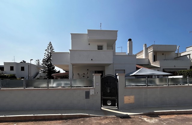 Crescent cottage in Torre Santa Sabina di Carovigno (BR)