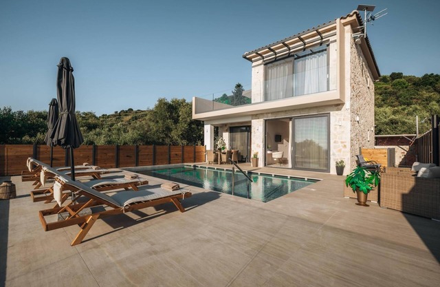 J&K Villa with private pool