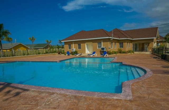 J Ochi ApartHotel