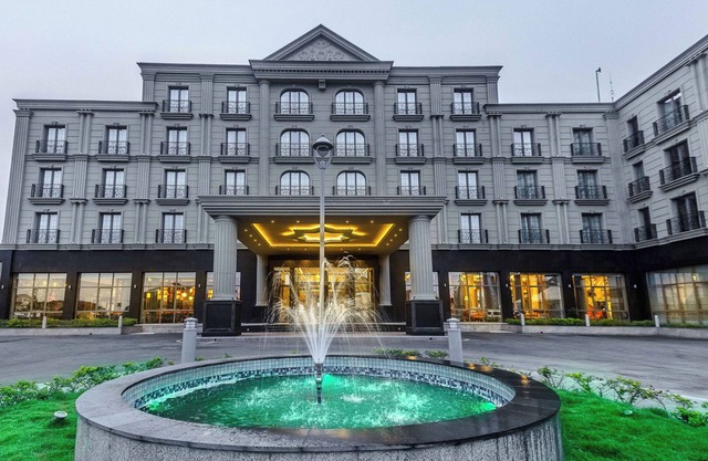 J's Signature Hotel