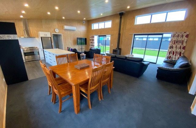 Jack Adamson Lodge, Twizel