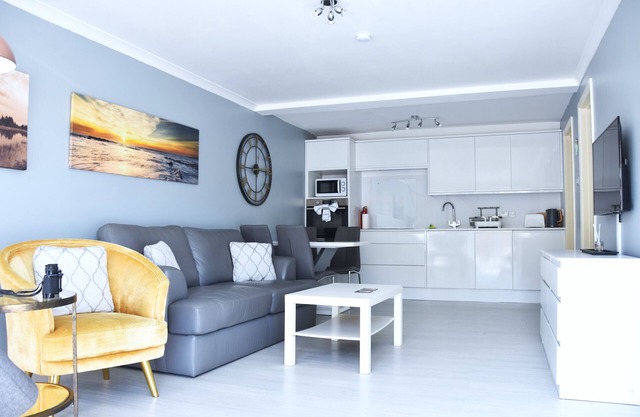 Jacka Shack - Two Bedroom Apartment, Sleeps 4