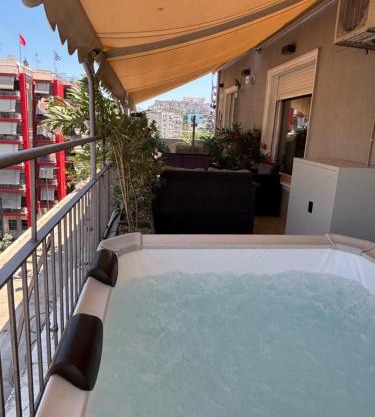 Jacuzzi Patio & Acropolis view 2-BD Retreat