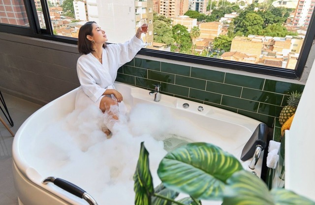 Jacuzzi Retreat | Cozy Aparta-Suite | Rosa Negra