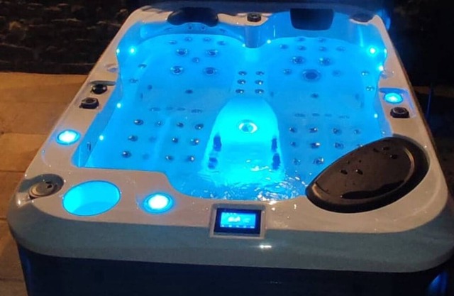 Jacuzzi Studio 2/4 pers with furnished terrace