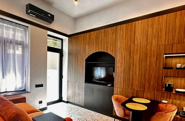 JAIS Home-Moon Apartment-Old Town/Muzeului Square