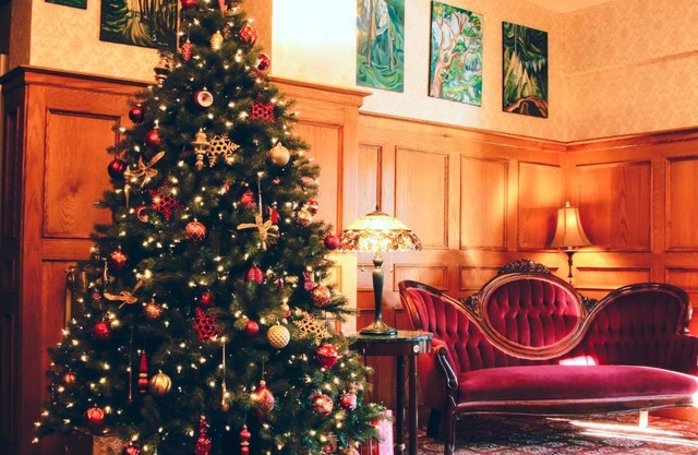 James Bay Inn Hotel, Suites & Cottage