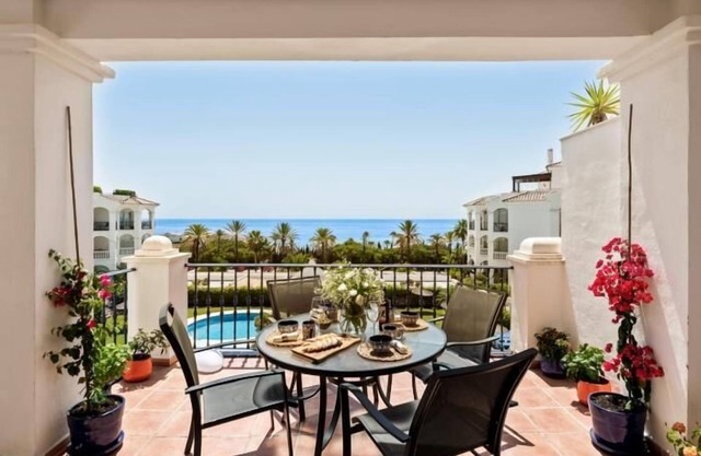 Jazmin Miraflores sensational view! Pool,underground parking, WiFi