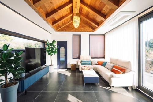 Jeju Doldam House Pool Villa