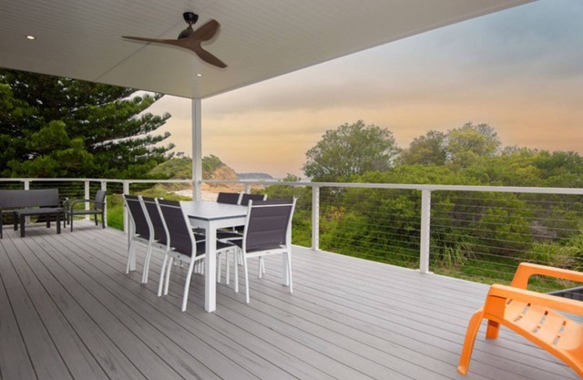Jenkins Beach House Galwad y mor Call of the Sea